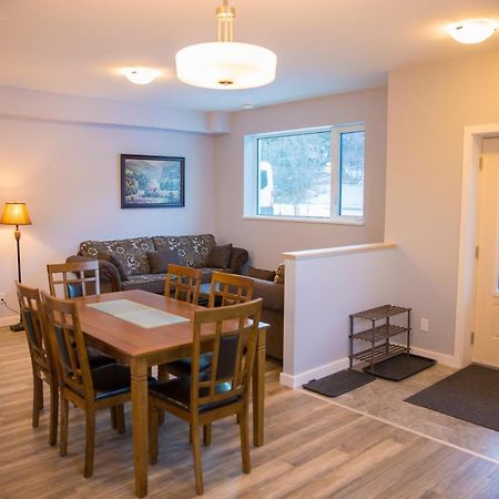 Downtown Whitehorse 4 Bedrooms Deluxe Condo Экстерьер фото