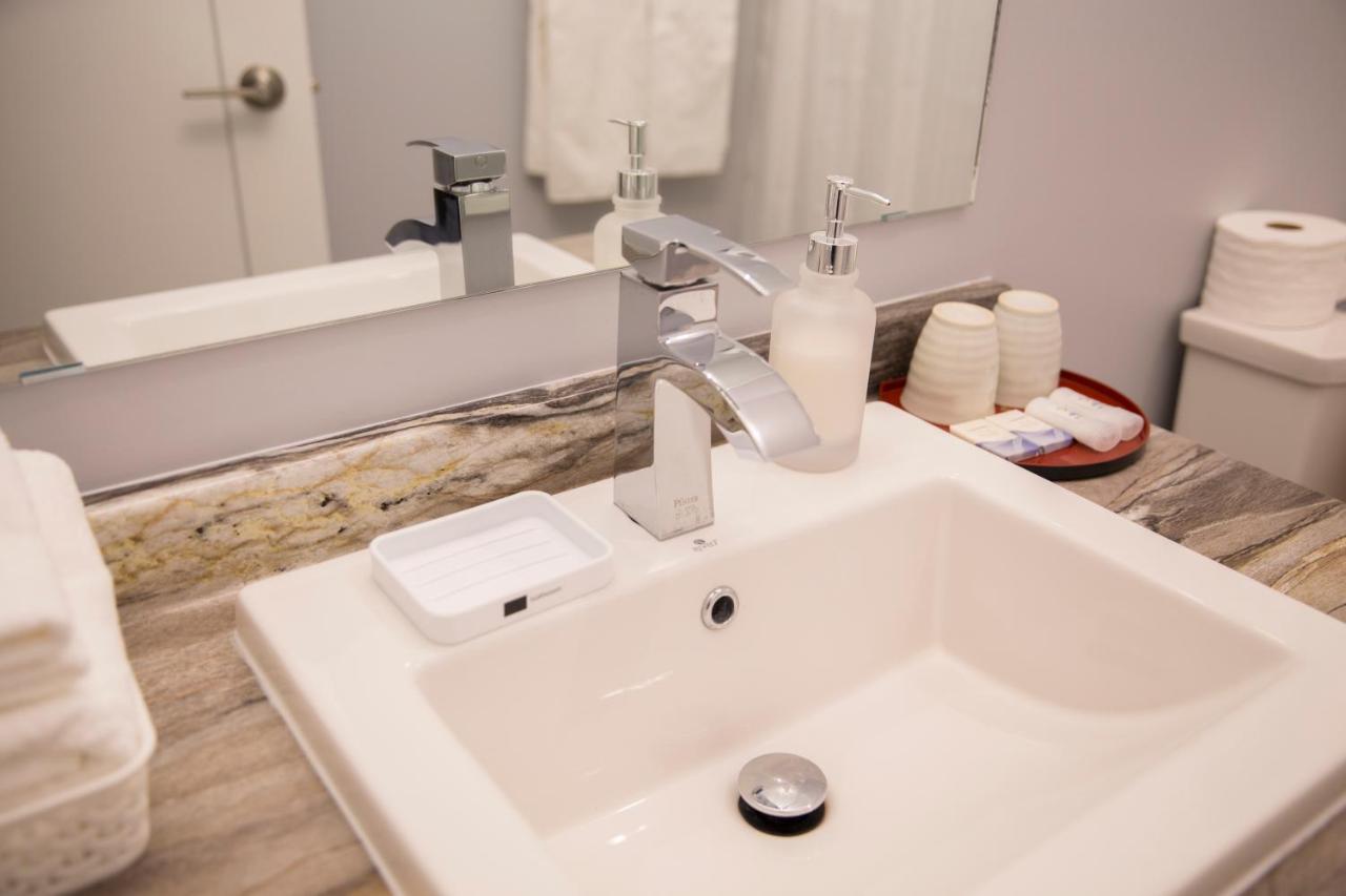 Downtown Whitehorse 4 Bedrooms Deluxe Condo Экстерьер фото